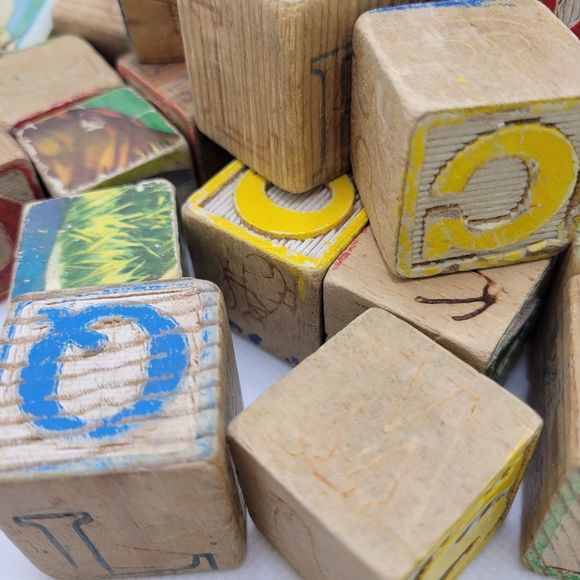Vintage Taiwan Wooden Building Blocks 40 pc - Picture 8 of 12